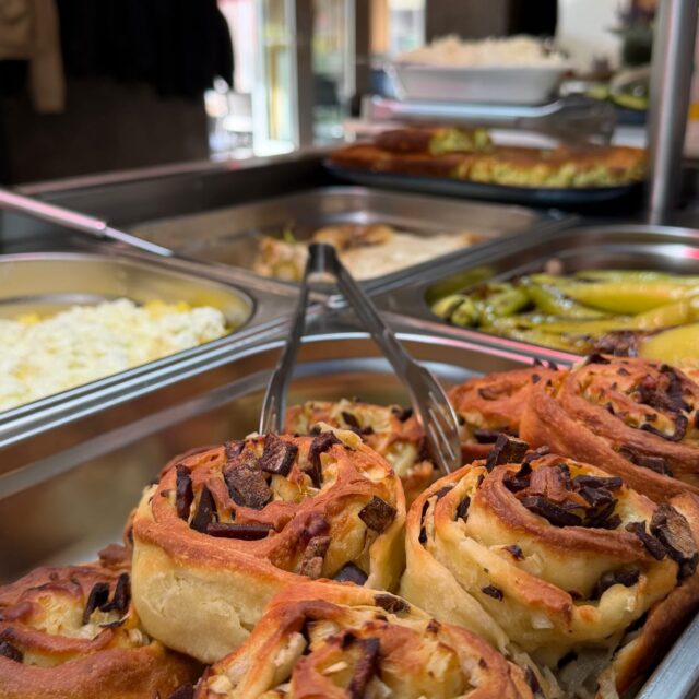 Wer von euch hätte Lust auf Sirnica ? 😋 #zeljo #grill #burek…