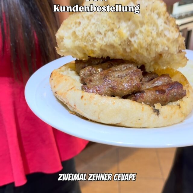 Wer hat Lust auf Cevapi? 😋💙 #zeljo #balkan #vienna #grill #jugo